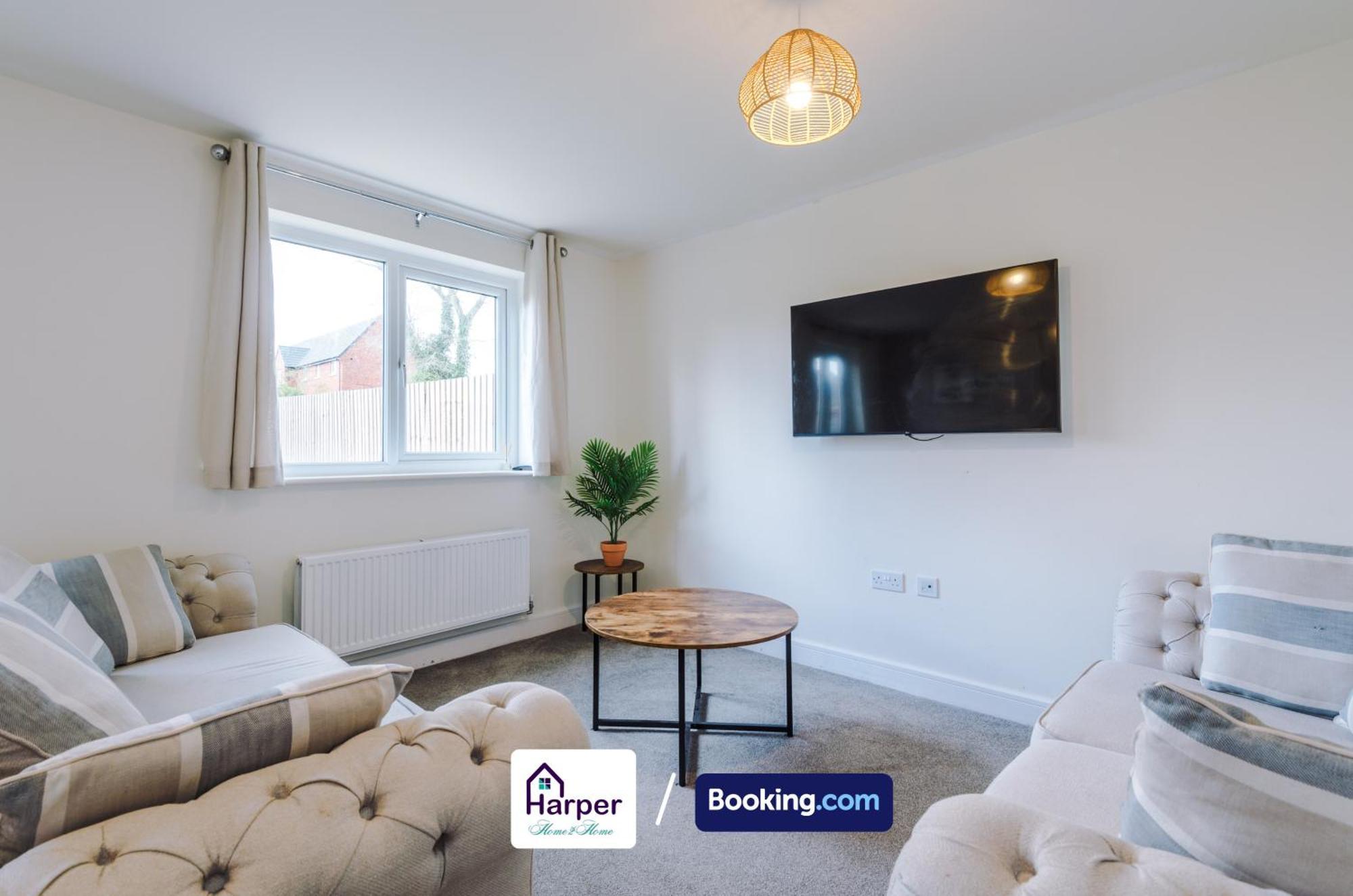 Prime Location 3 Storey By Harperletting Short Lets & Serviced Accommodation Chester With Driveway Long Or Short Stays Hough Green Eksteriør bilde