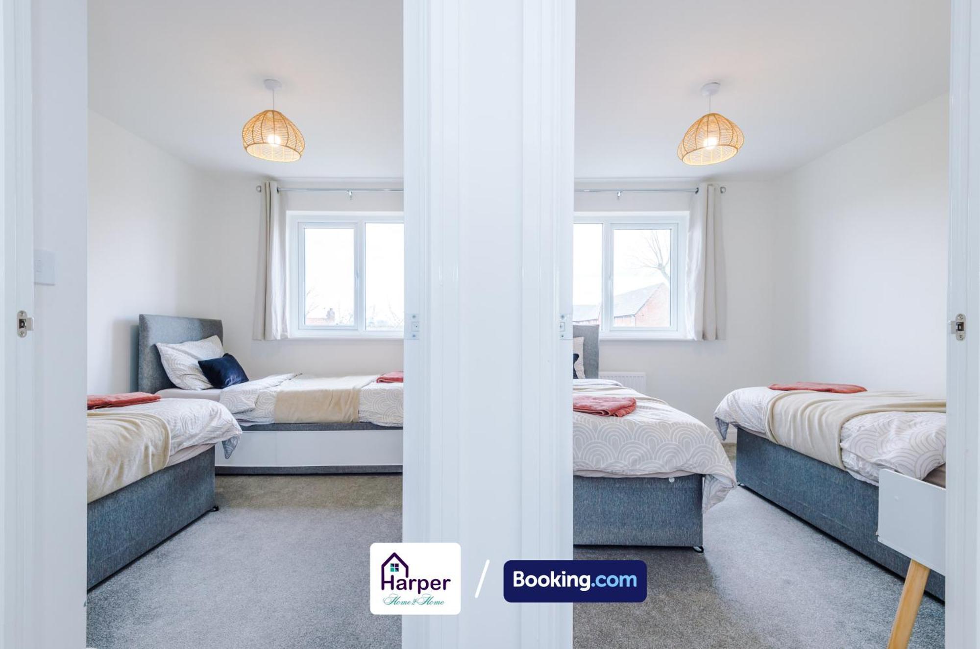 Prime Location 3 Storey By Harperletting Short Lets & Serviced Accommodation Chester With Driveway Long Or Short Stays Hough Green Eksteriør bilde